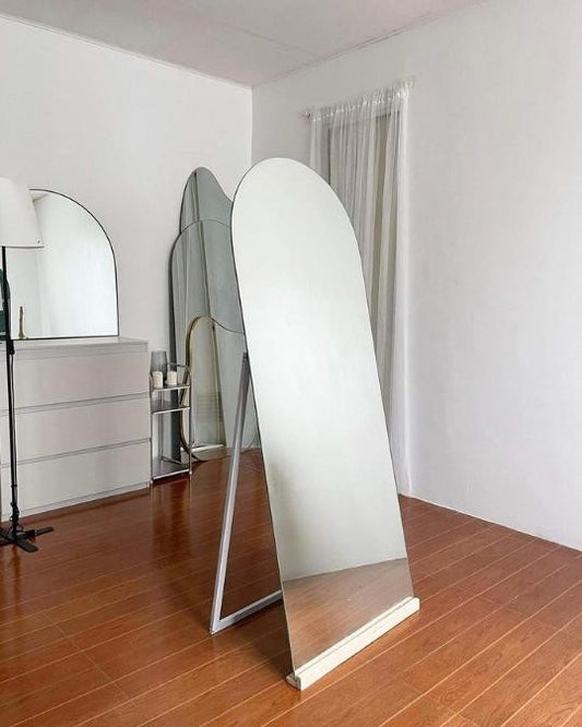 Frameless Arc with Backstand Mirror